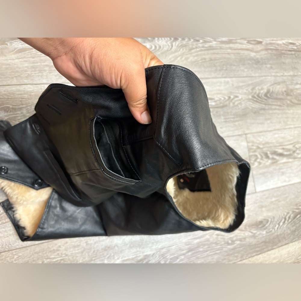 Golden Swallon Black Leather Vest for Men - Picture 9 of 9